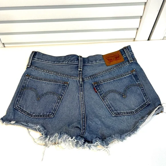 Levi's 501 Raw Edge Button Fly Jean Shorts Size 27 - Picture 1 of 9